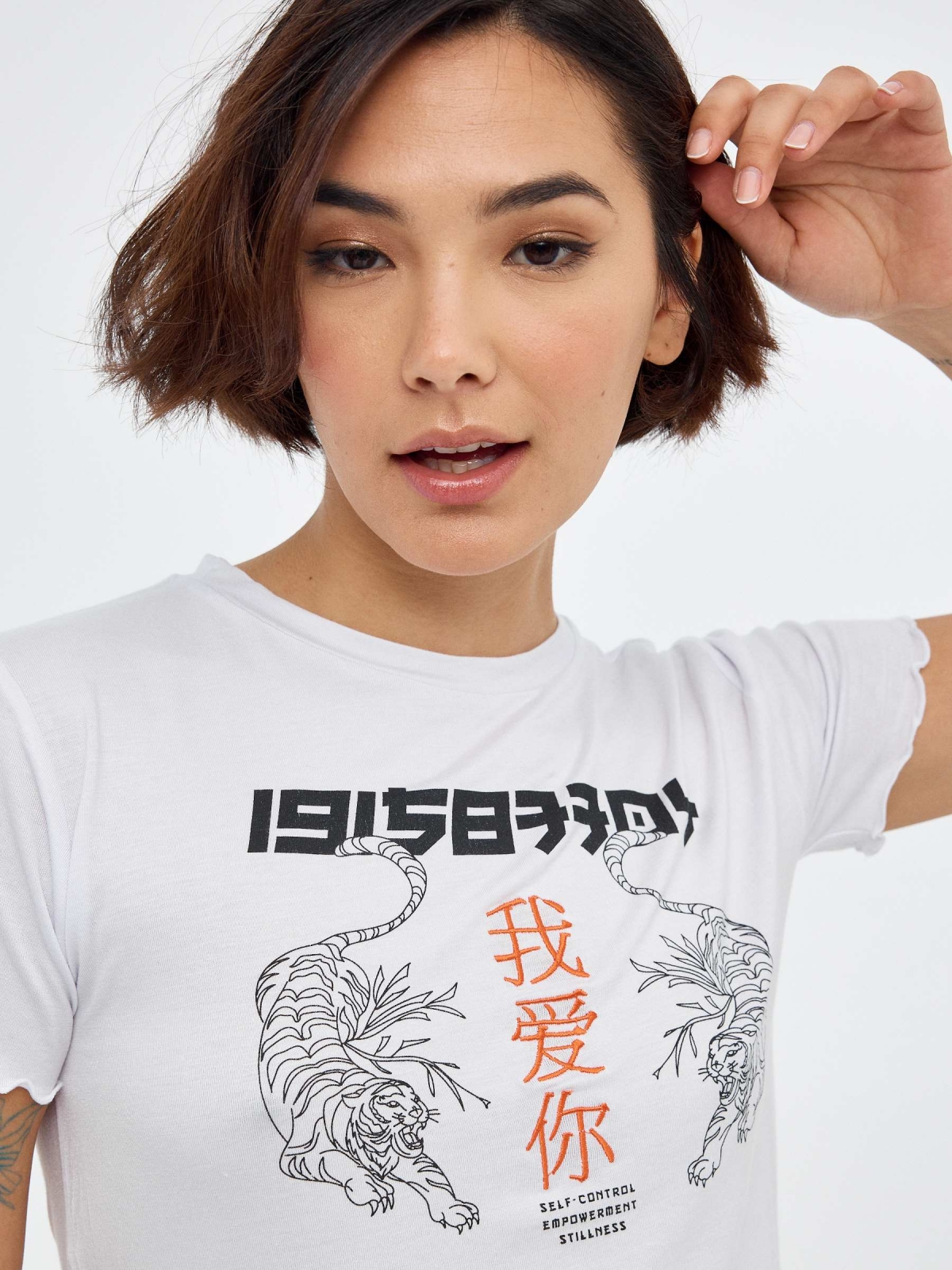 T-shirt de tigres curly branco vista detalhe