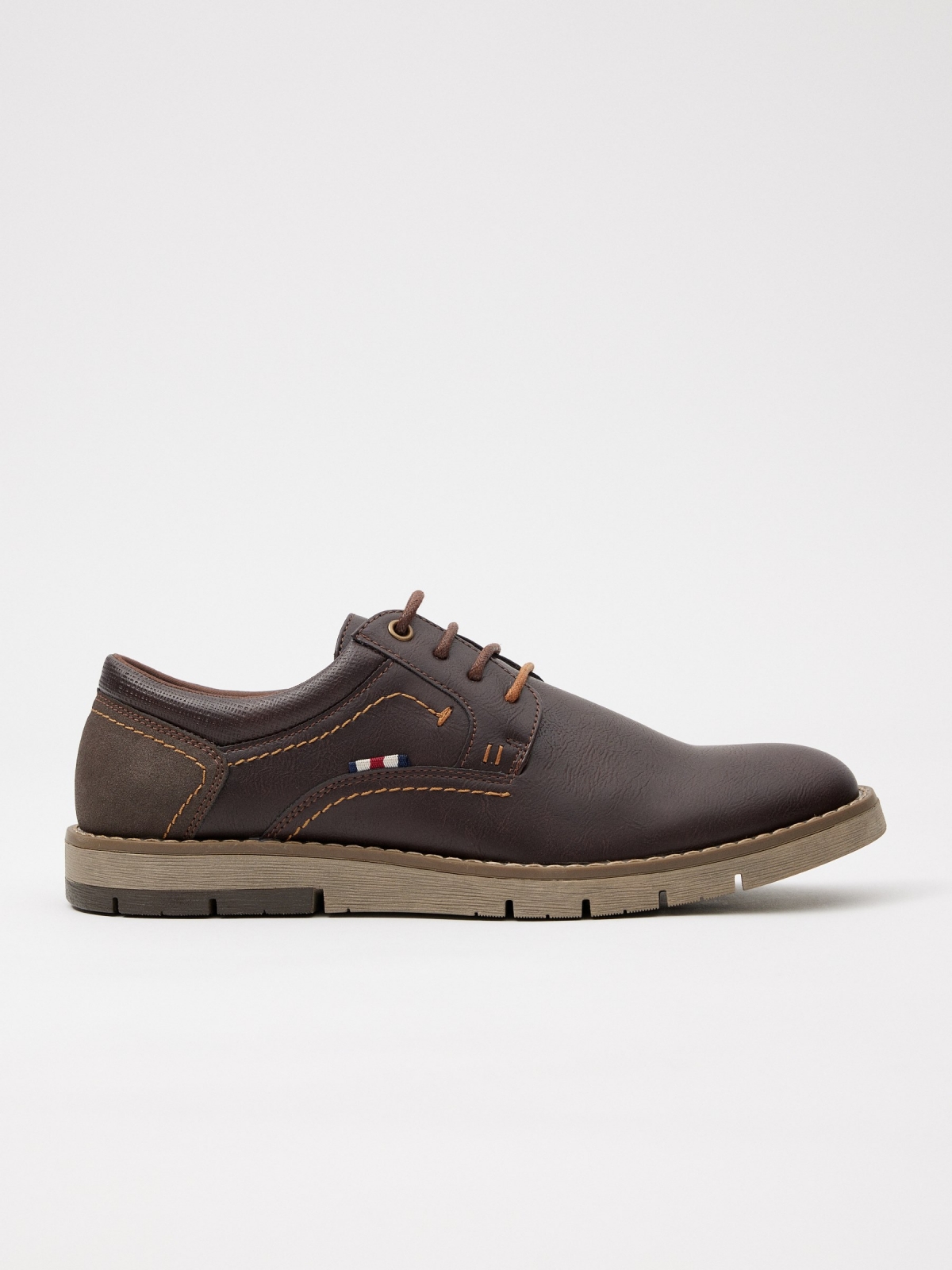Classic leatherette shoe with laces brown