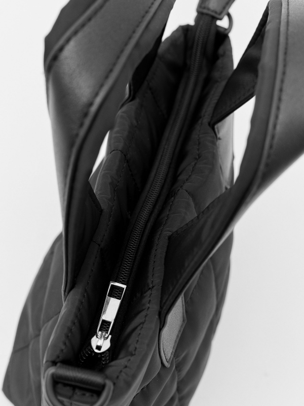 Mini-saco em nylon preto vista detalhe
