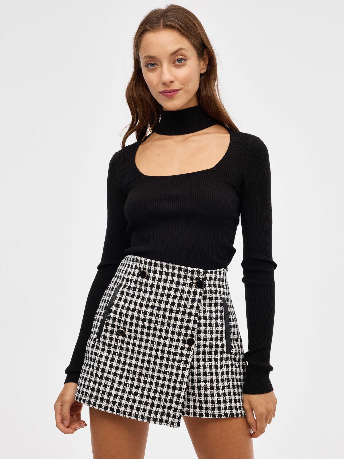 Buttoned tweed skort black middle front view