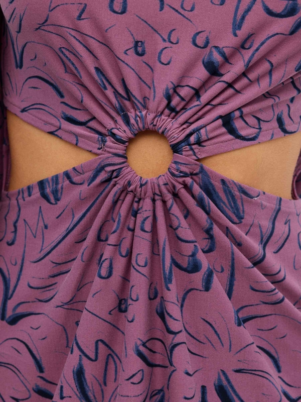 Vestido mini com corte estampado e haltere púrpura vista detalhe