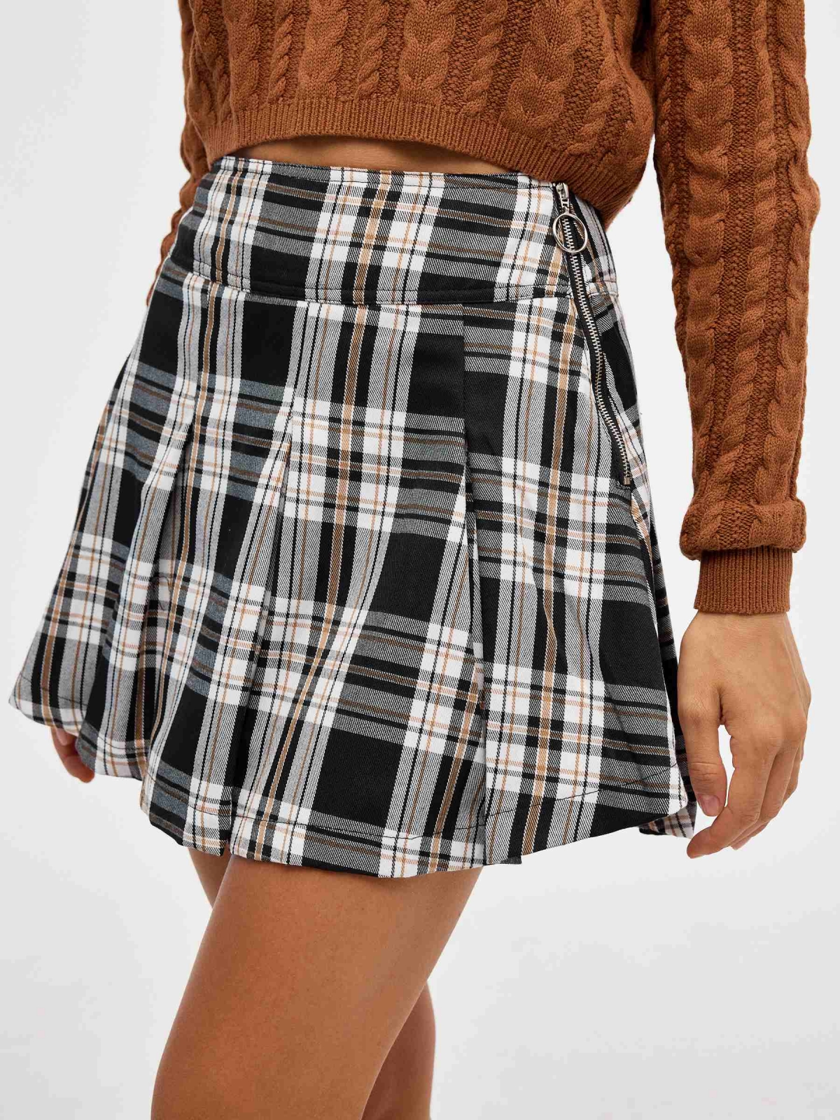 Mini plaid skirt black detail view