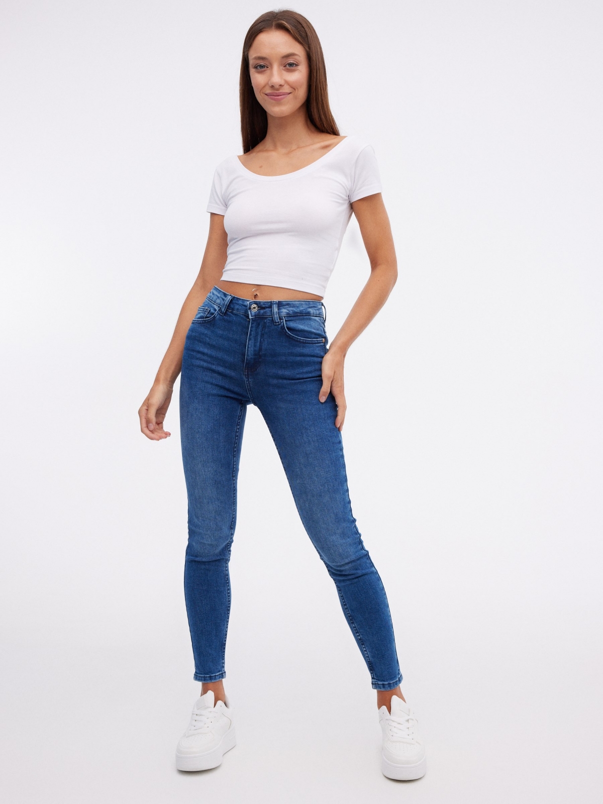 Basic mid-rise skinny jeans
