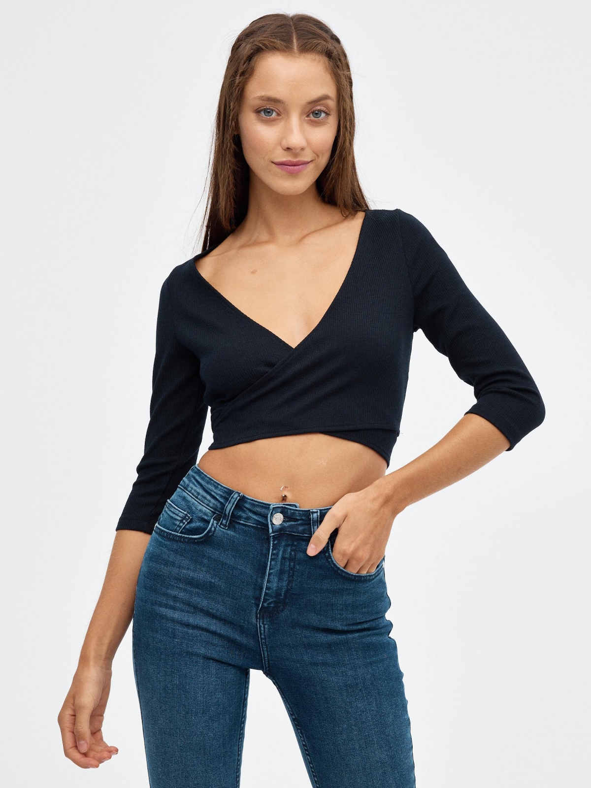Crop top slim crossover black middle front view