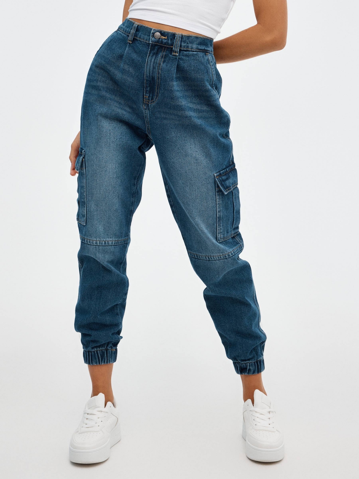 Denim cargo mom jeans blue middle front view