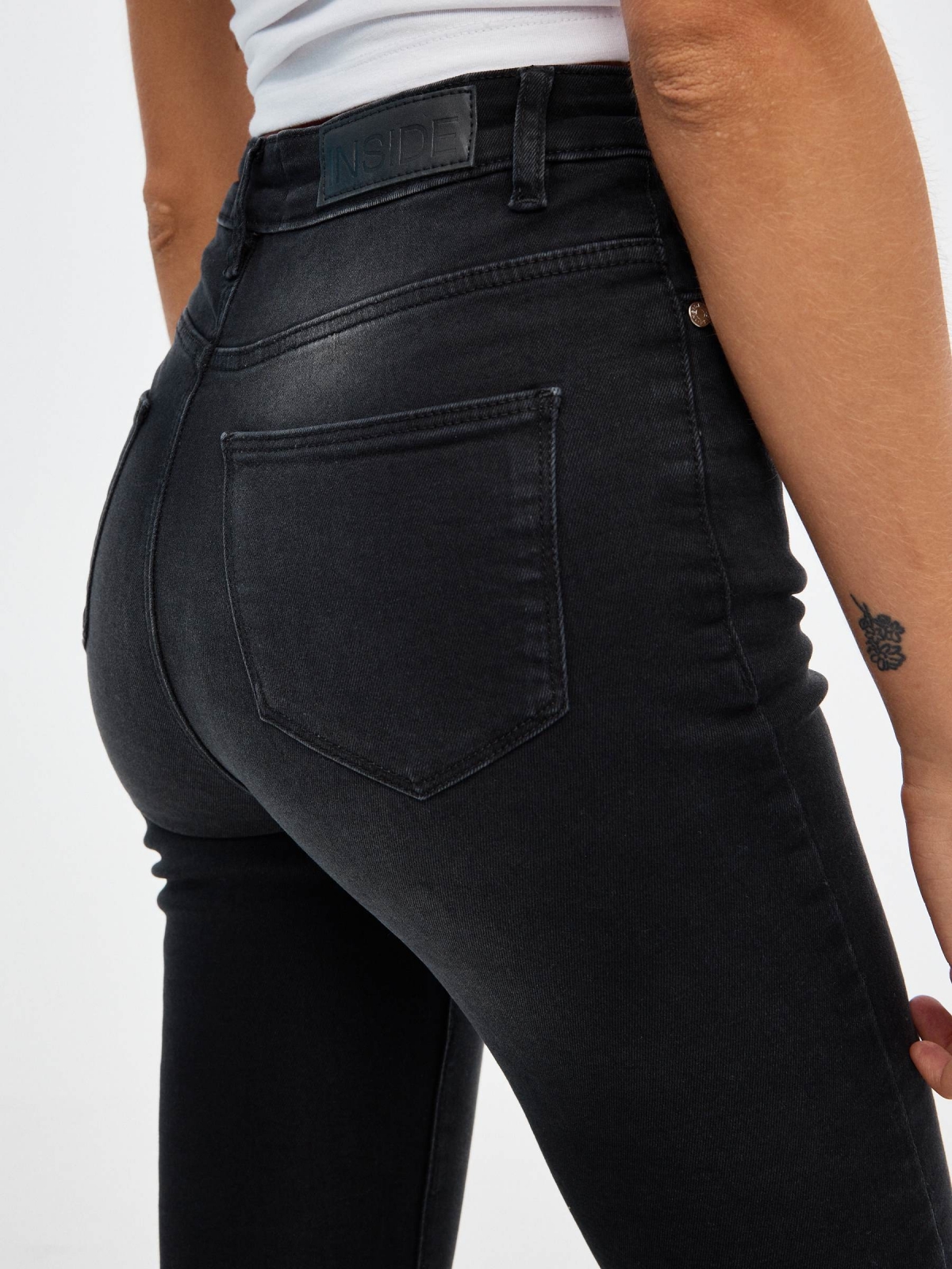 Calças de ganga skinny pretas de cintura subida preto vista detalhe