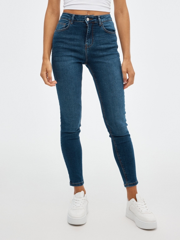 Basic mid-rise jeans blue middle front view
