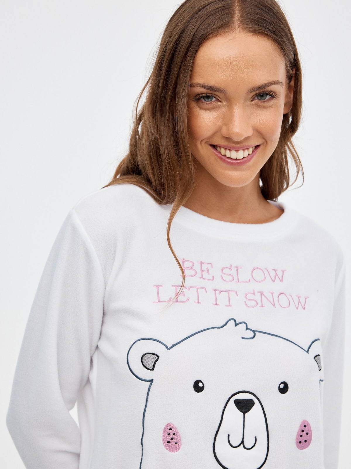 Pijama de urso polar branco vista detalhe