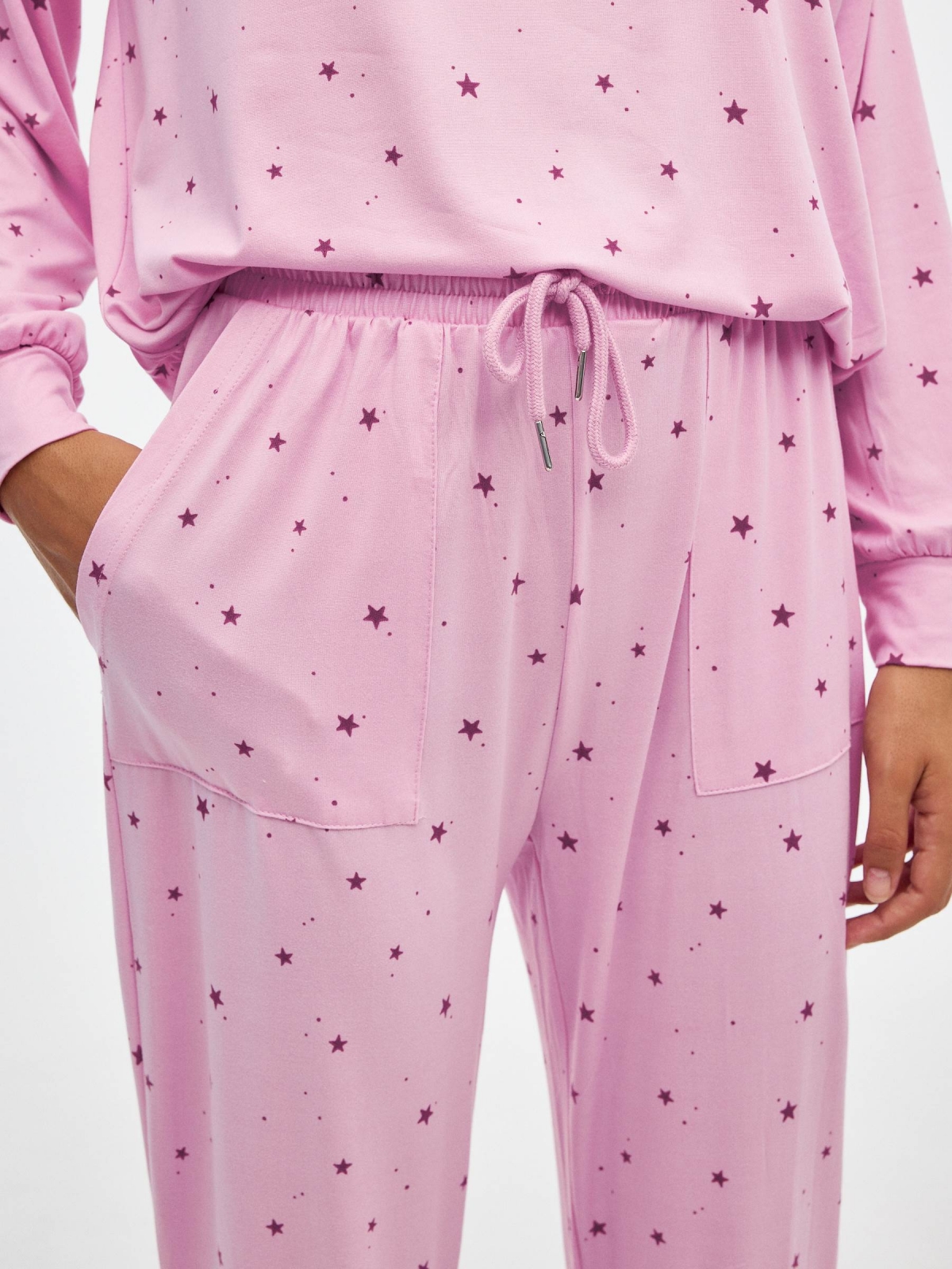 Pijama terciopelo estrellas malva vista detalle