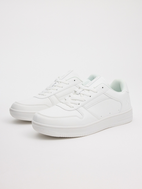 Basic casual combined sneaker white 45º front view