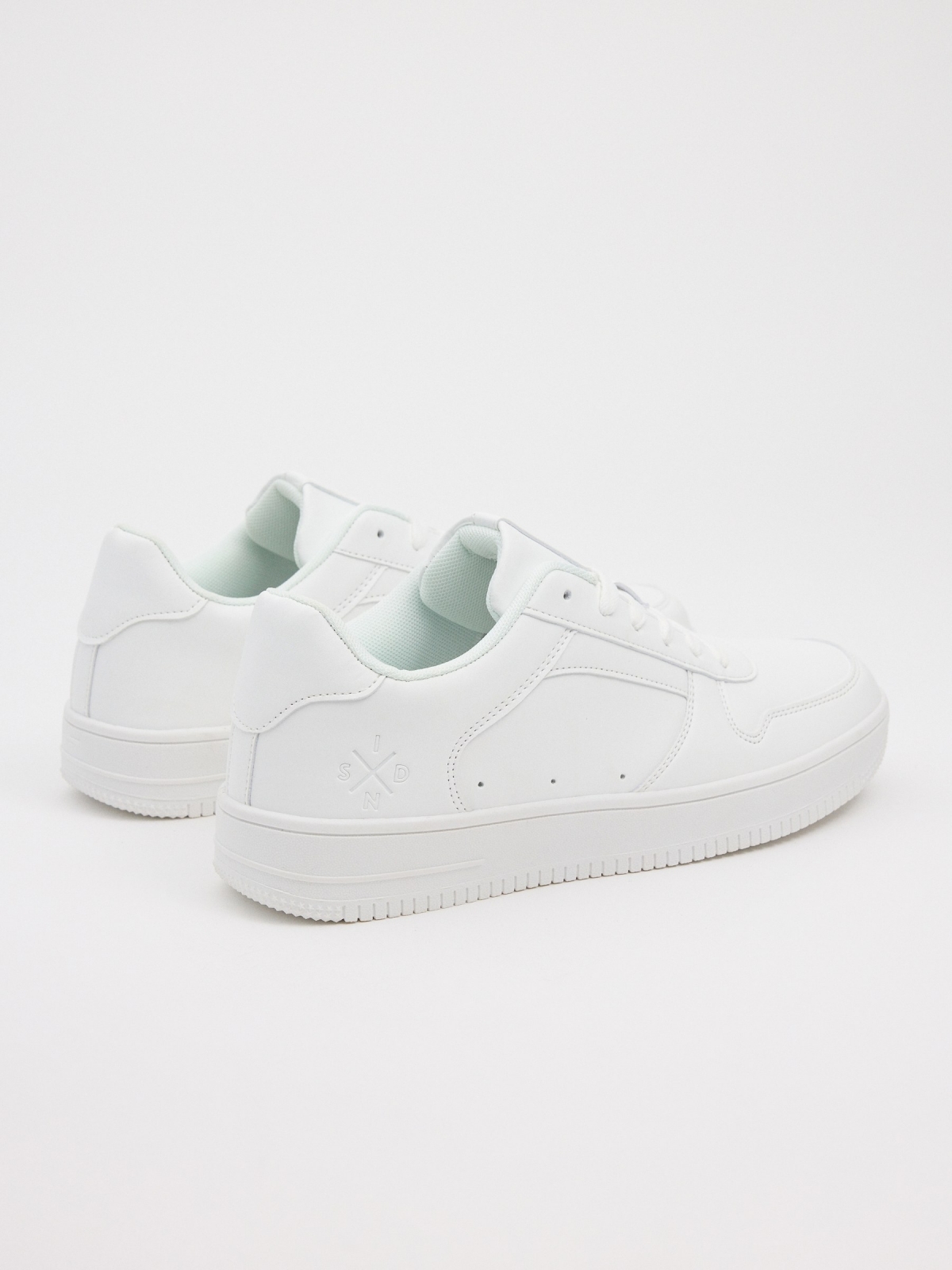 Basic casual combined sneaker white 45º back view