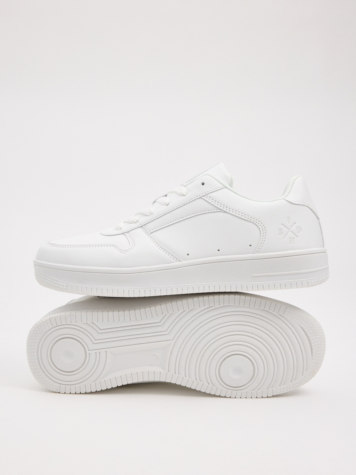 Basic casual combined sneaker white detail view