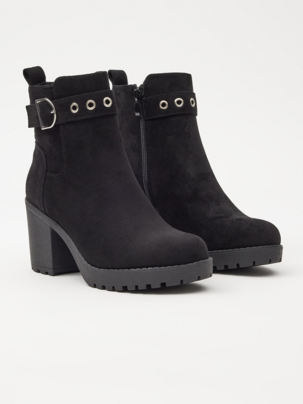Ankle boot with buckle and wide heel black 45º front view