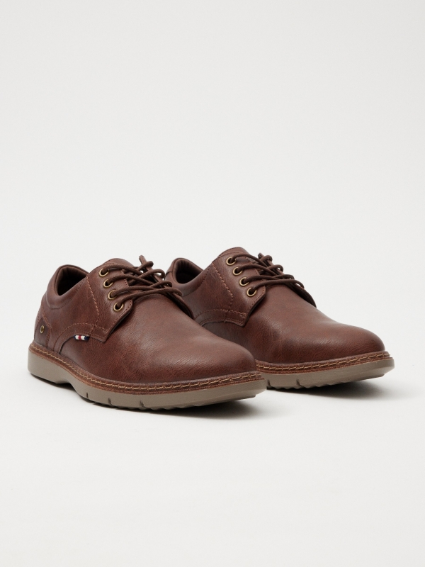Classic leatherette shoe with laces 45º front view