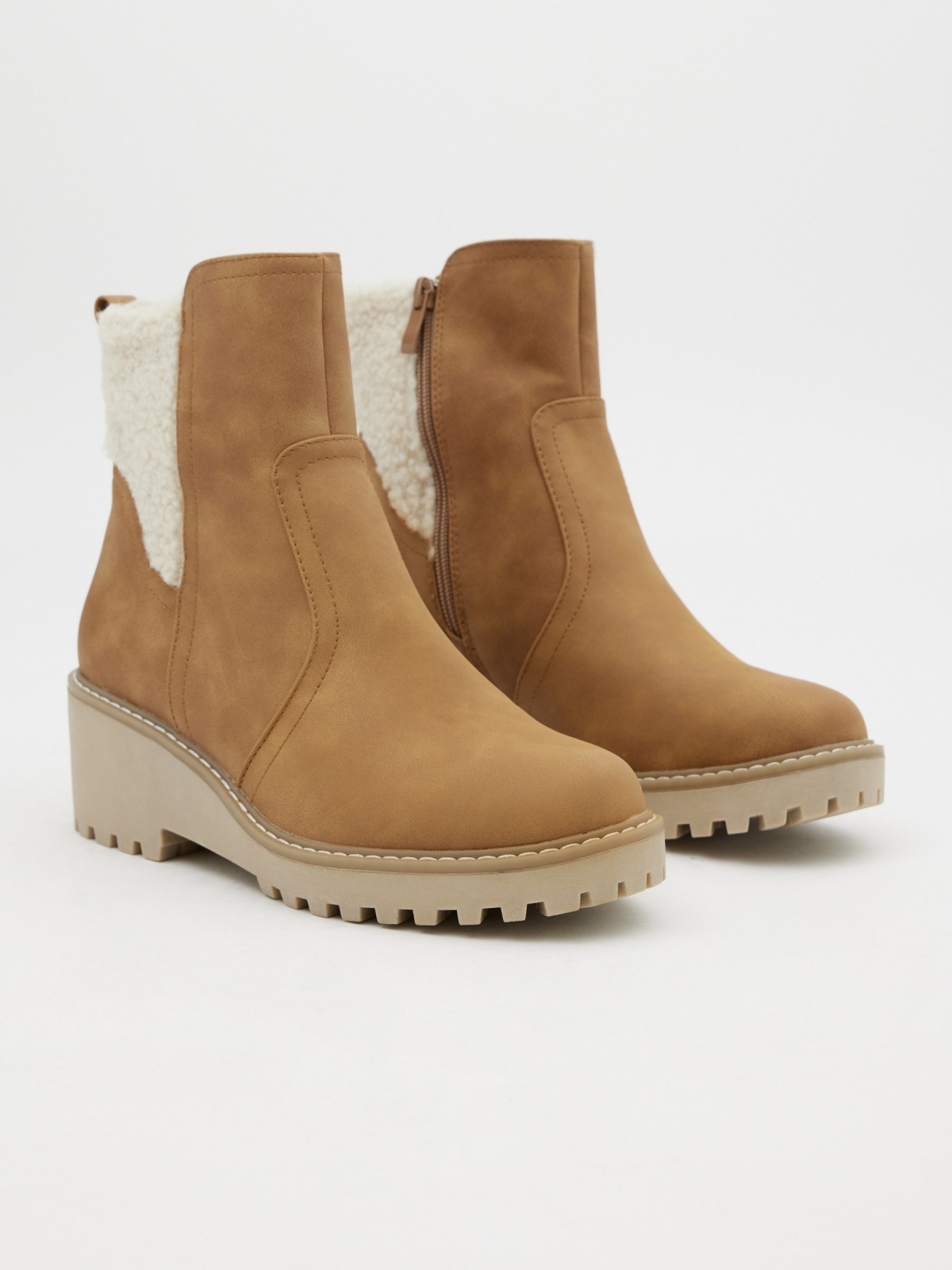 Wedge and sheepskin ankle boots brown 45º front view