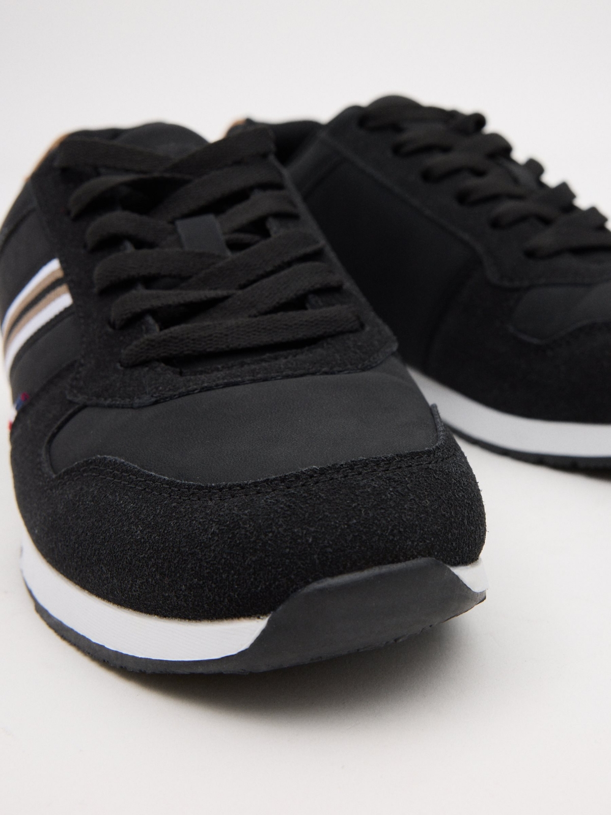 Combined casual sneaker black/beige detail view