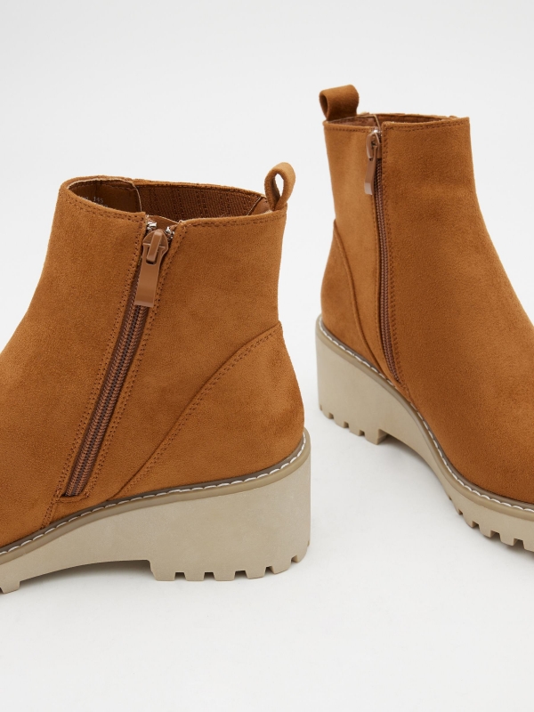 Wedge ankle boots brown detail view
