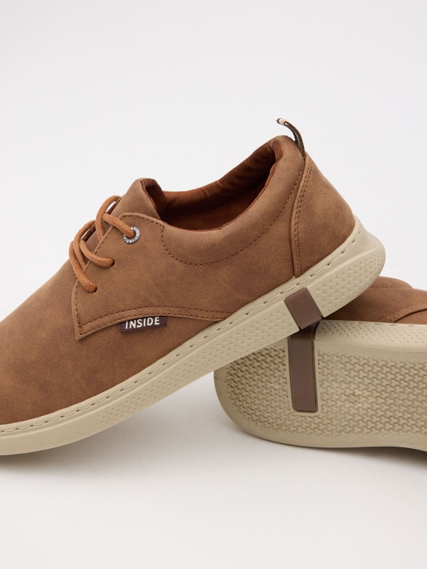 Casual lace-up sneaker brown detail view