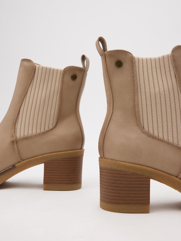 Knitted ankle boots beige detail view