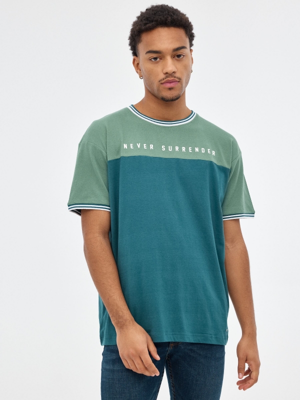 T-shirt com costela contrastante verde vista meia frontal