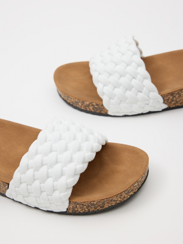 Wedge with braided shovel white detail view