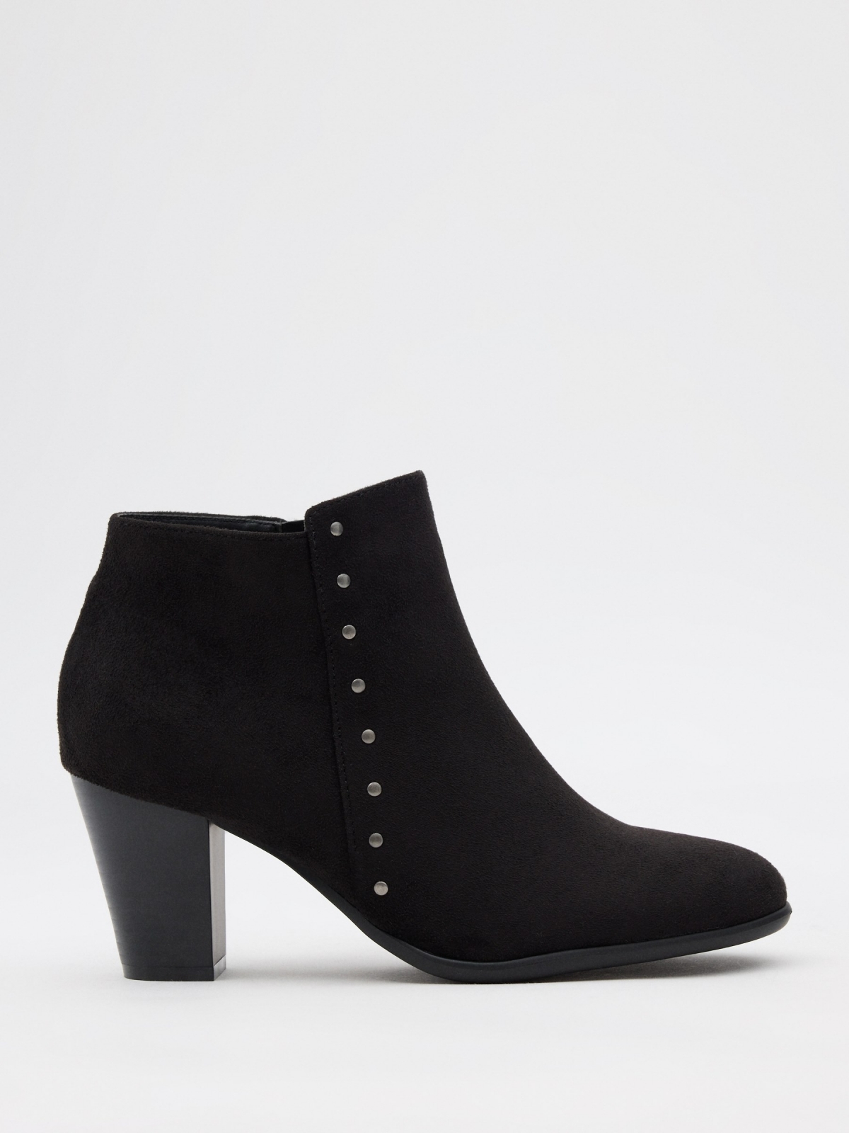 Heeled ankle boots with studs black