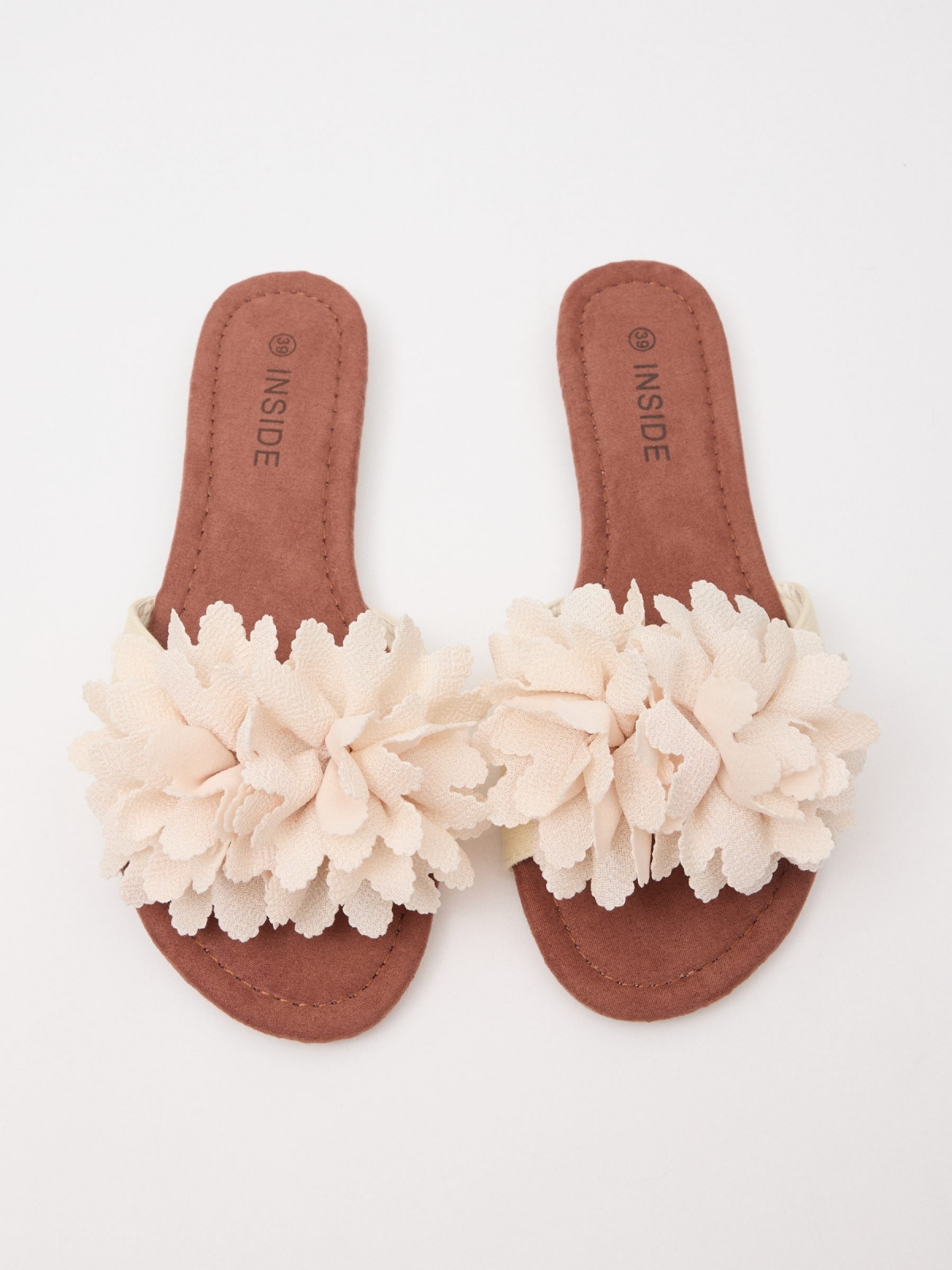 Sandálias florais com flor off white vista lateral