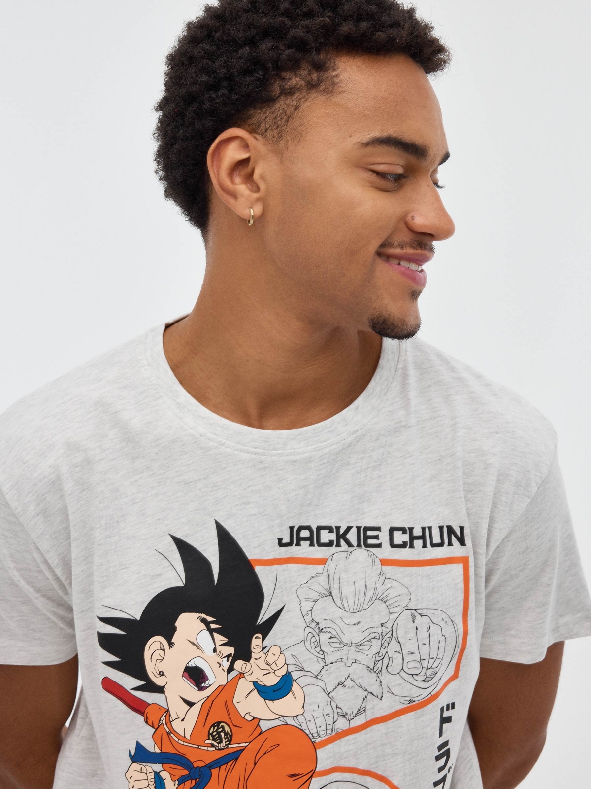 Camiseta Dragon Ball gris vista detalle