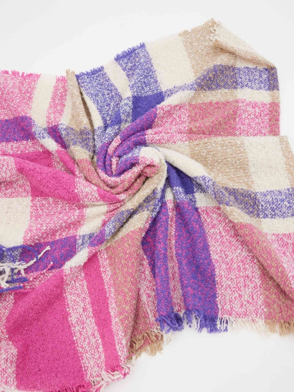 Oversized scarf in bright colors lilac detail view