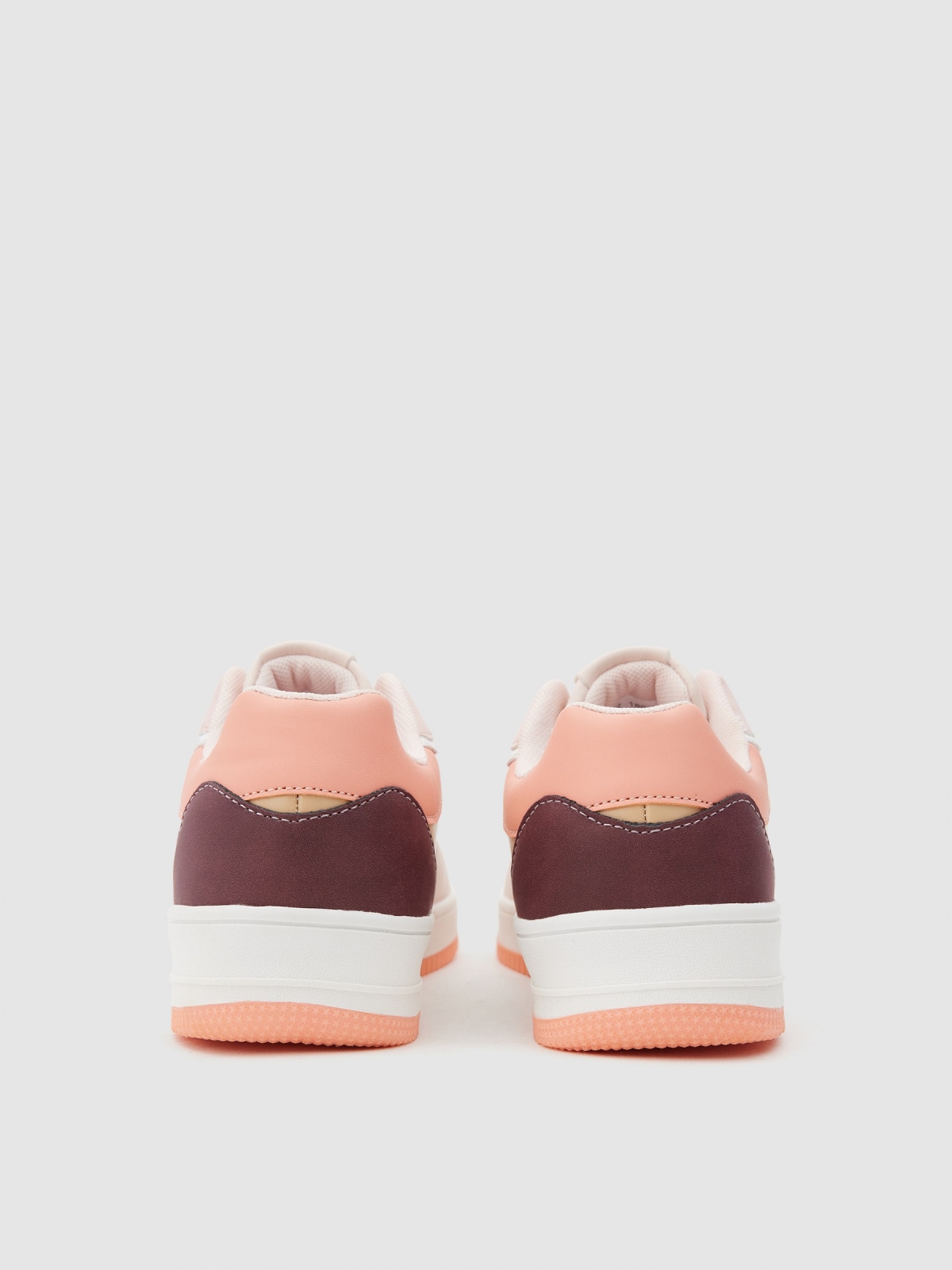 Sapatos de skate multicoloridos rosa vista superior