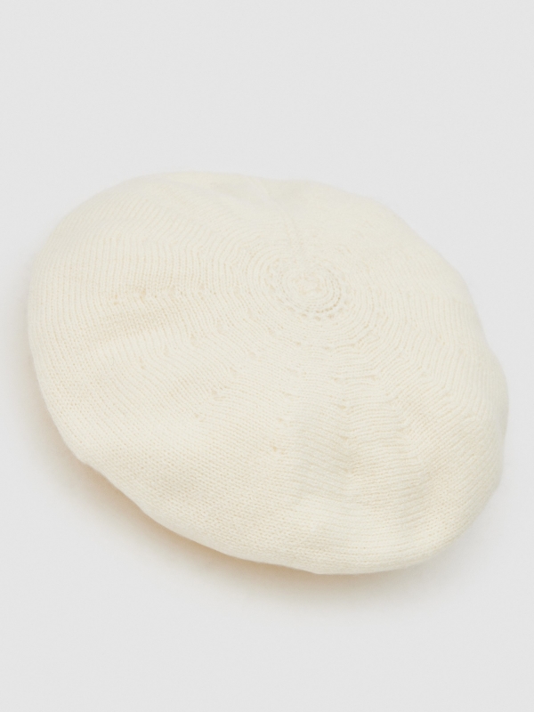 Geometric print beret beige detail view