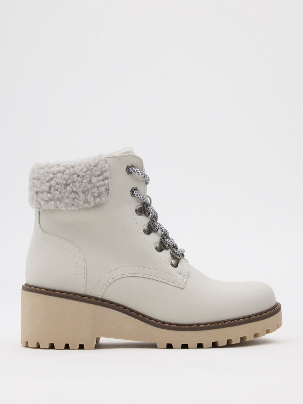 Mountaineering boots with wedge light grey