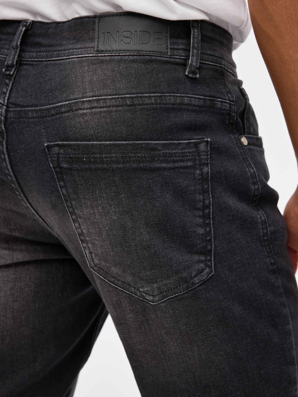 Jeans slim denim gris negro vista detalle