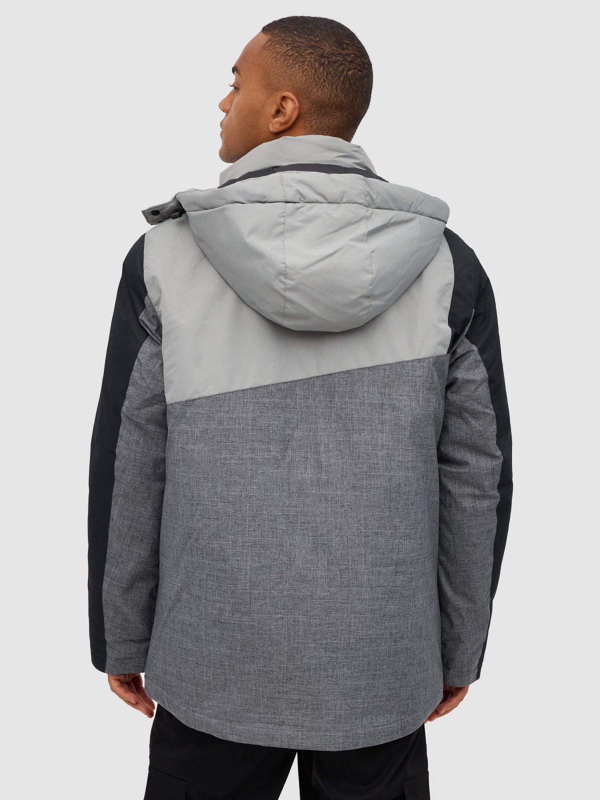 Casaco de nylon com bolsos fechados cinza vista meia traseira
