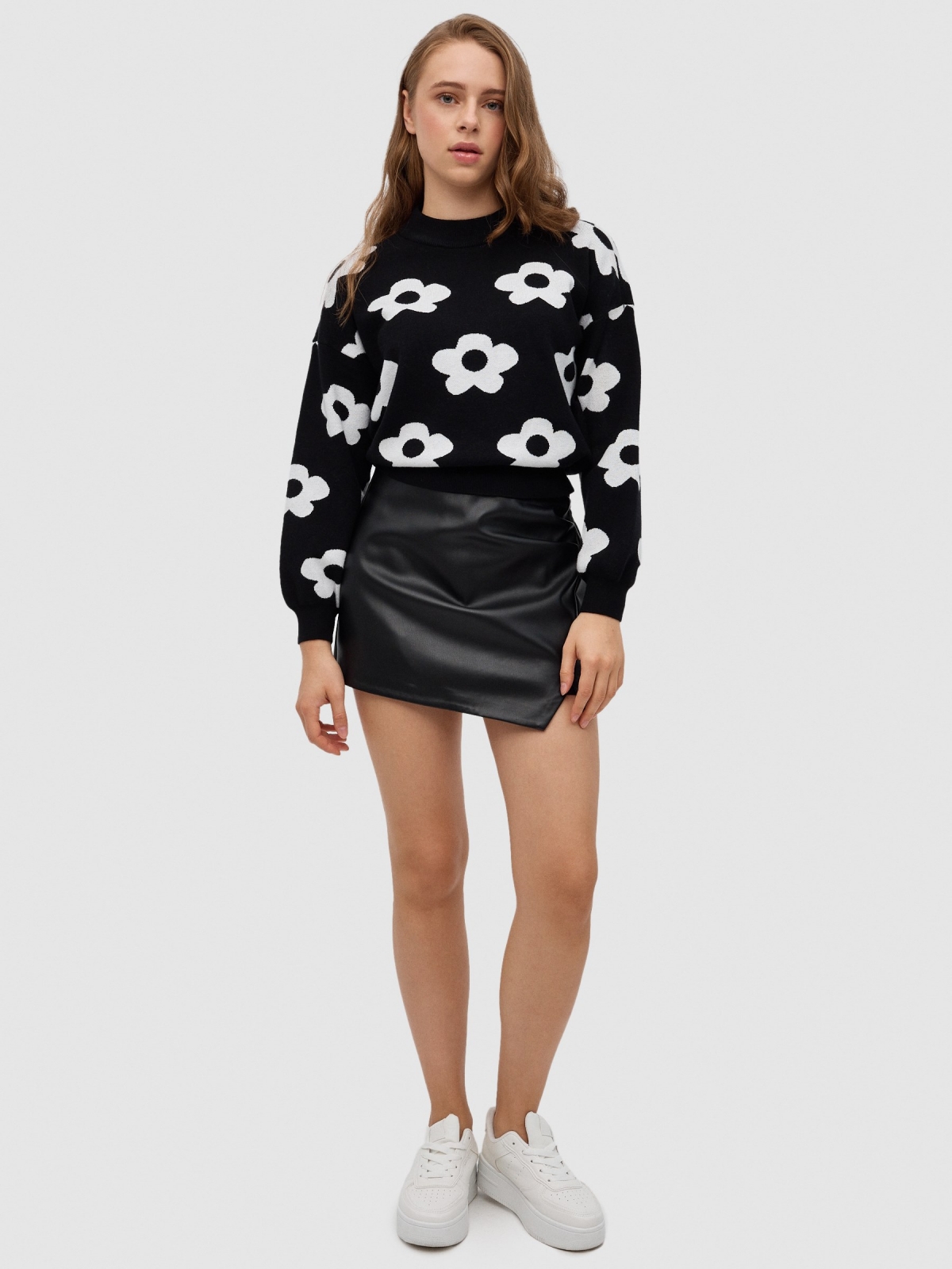 Flower crop print sweater black front view
