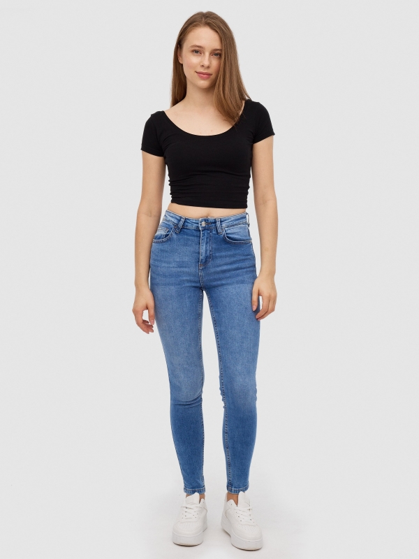 Jeans skinny básicas cintura média azul vista geral frontal