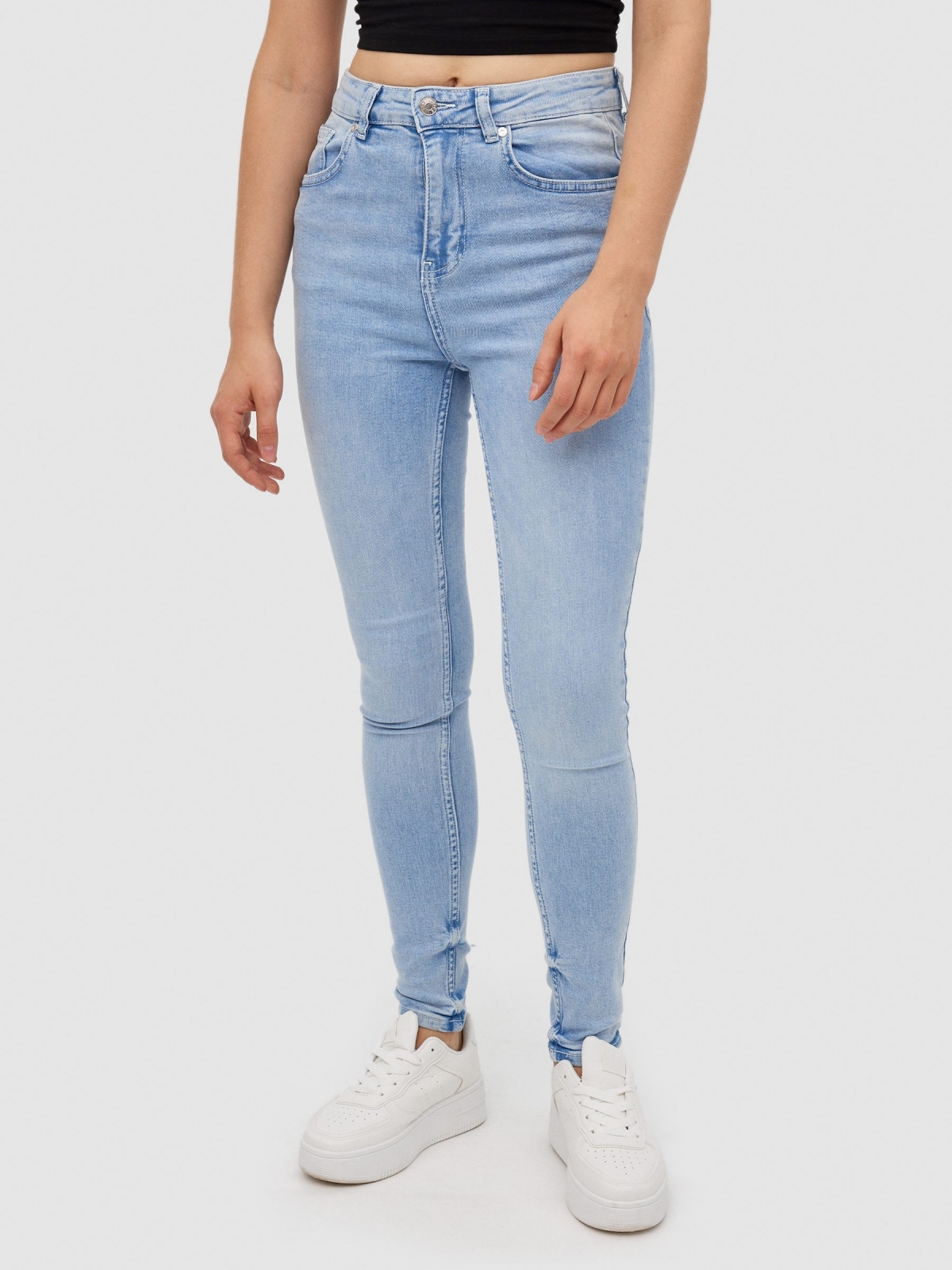 Jeans skinny denim tiro alto azul vista media frontal