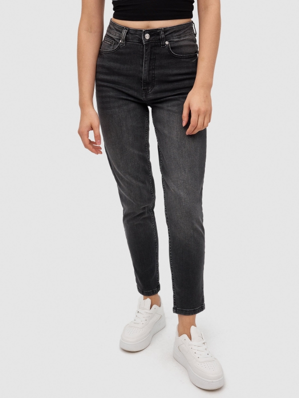 Basic mom slim jeans hihg rise black middle front view