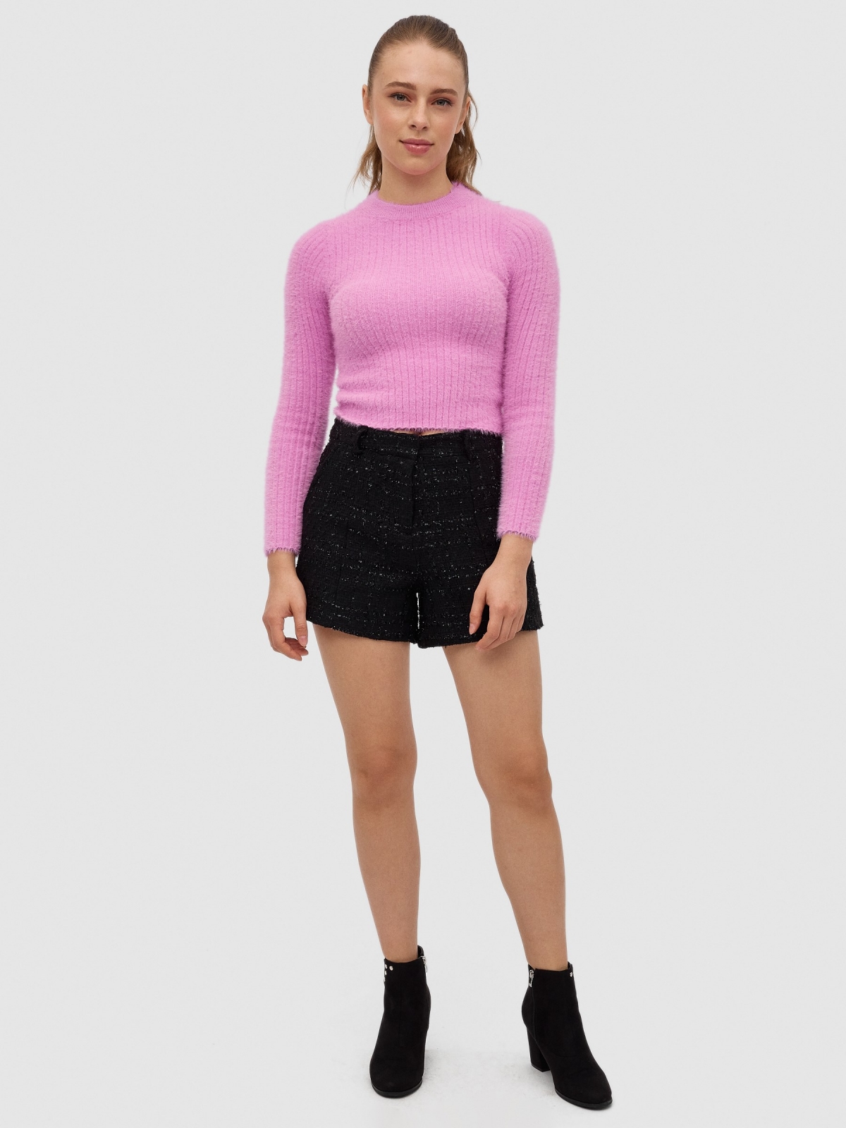 Knitted slim sweater pink front view