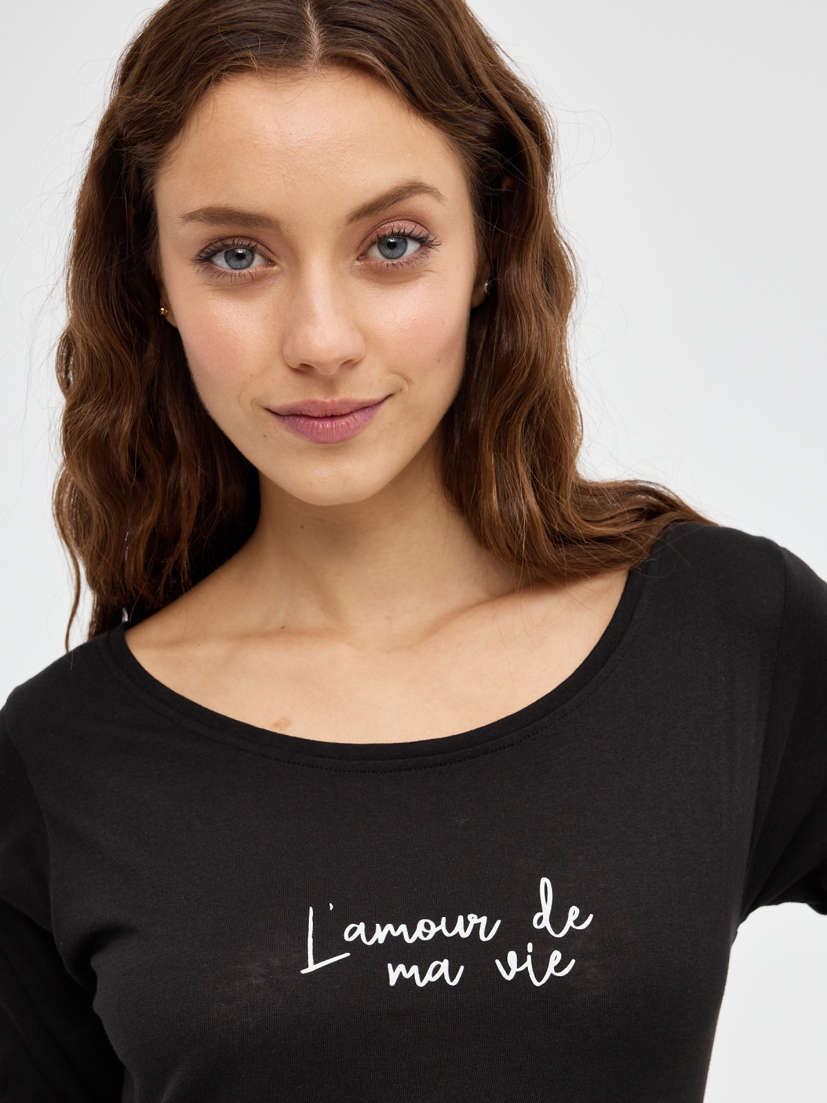 Camiseta slim L'amour negro vista detalle