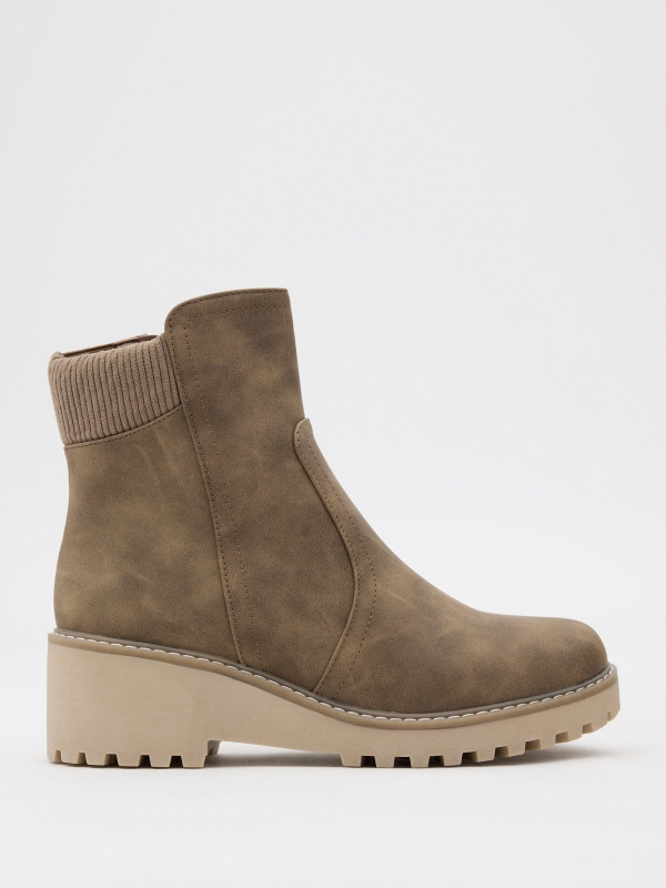 Combined wedge ankle boots brown