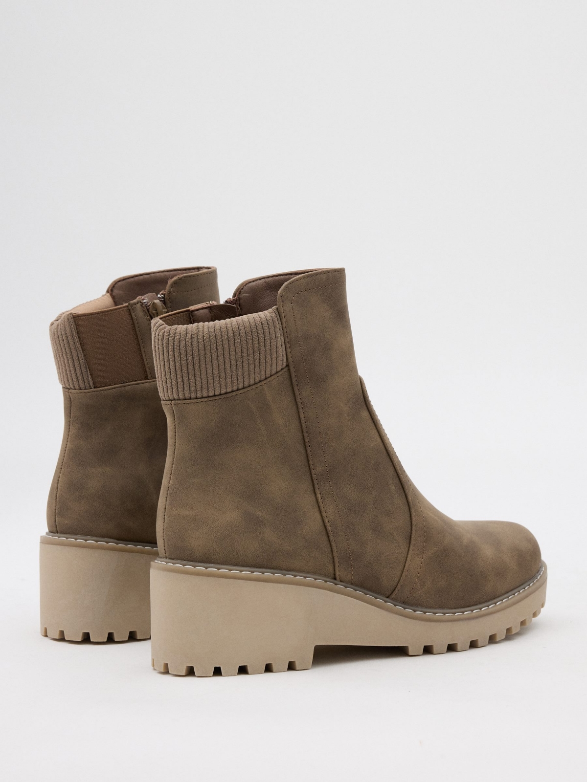 Combined wedge ankle boots brown 45º back view