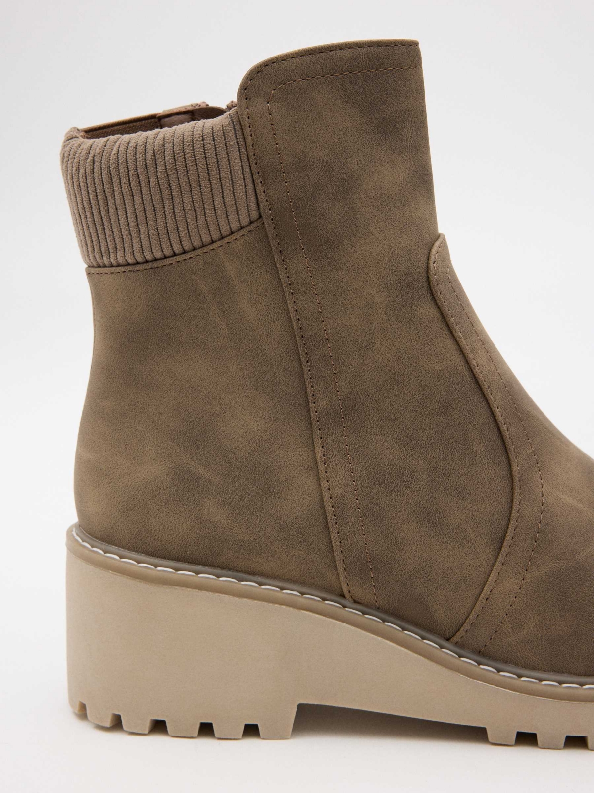 Combined wedge ankle boots brown detail view