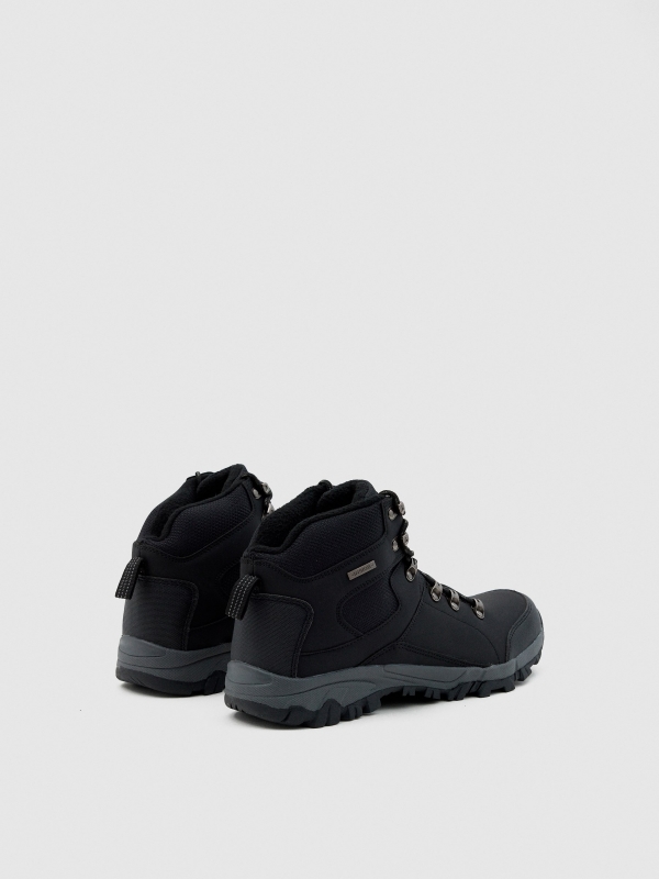 Men's mountaineering boot black 45º back view