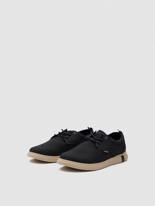 Casual lace-up sneaker black 45º front view