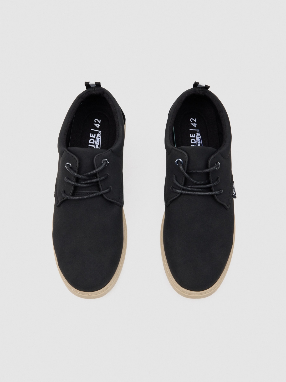 Casual lace-up sneaker black zenithal view