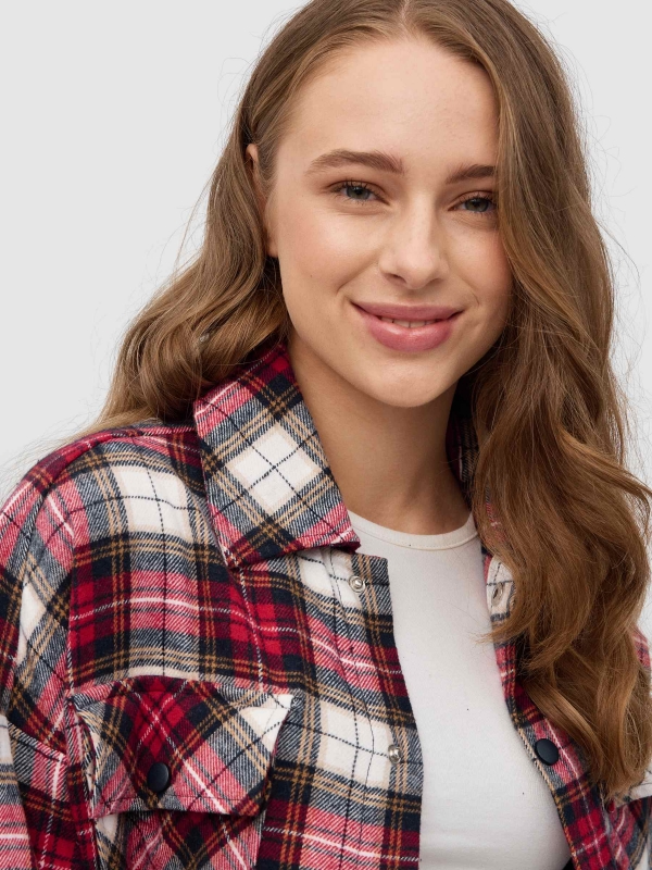 Oversized plaid overshirt red detail view