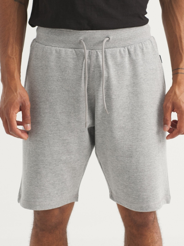 Basic jogger bermuda shorts grey middle front view