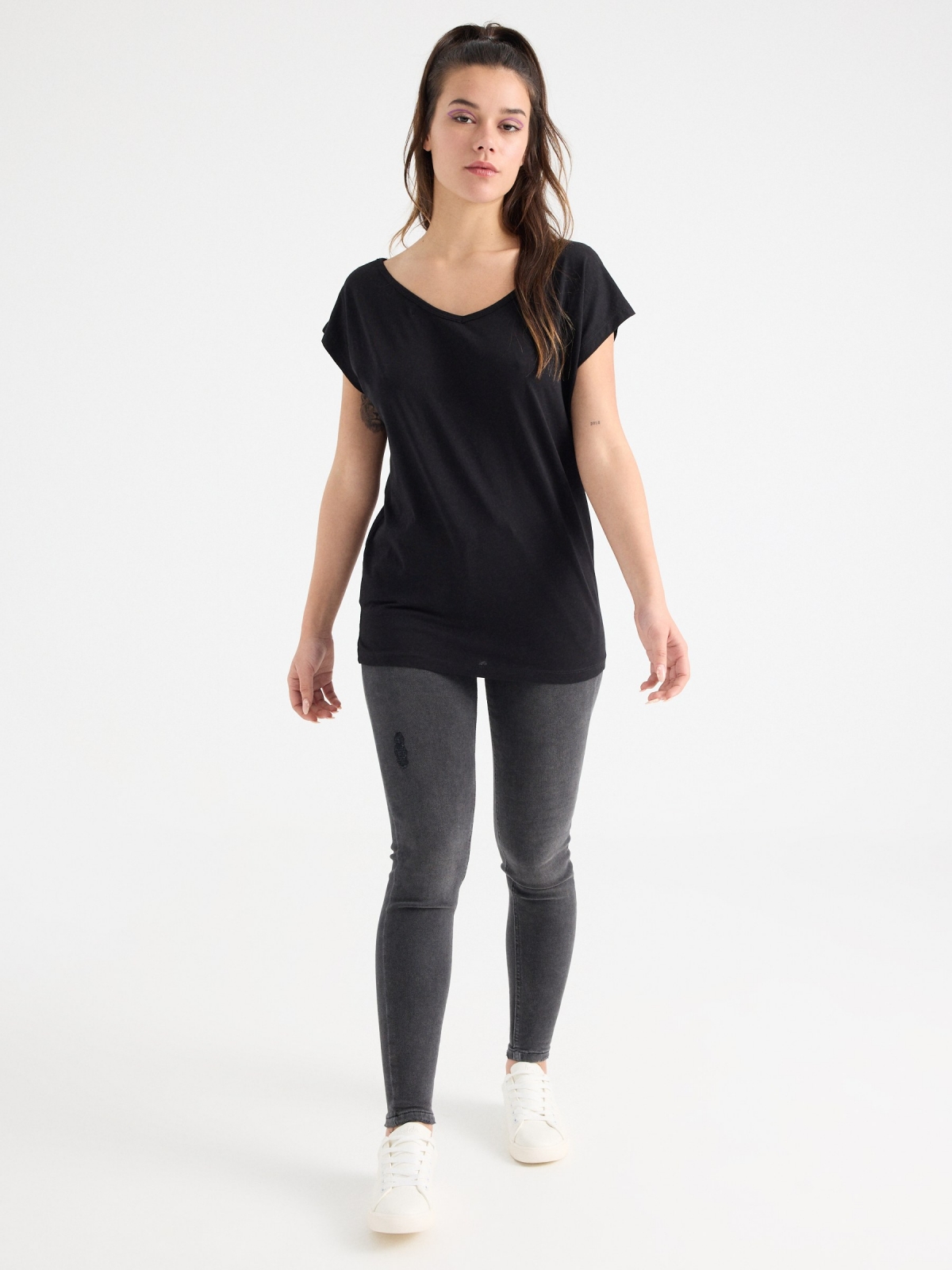 T-shirt with back neckline black front view