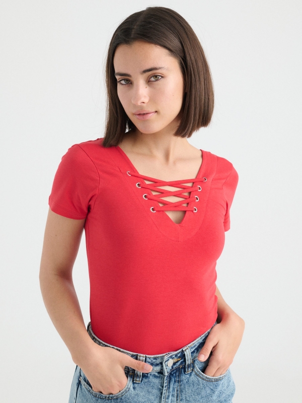 Lace up t-shirt red middle front view